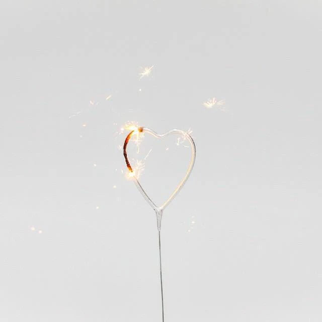 CANDLE Heart Shape Sparkling